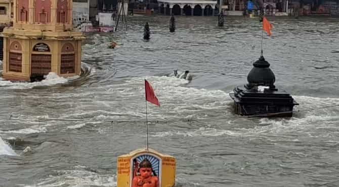Nashik Rain: वातावरण फिरलं! नाशिकवरील ढगफुटीचं संकट टळलं? आता या भागावर अतिवृष्टीची भीती? नवीन अपडेट काय?