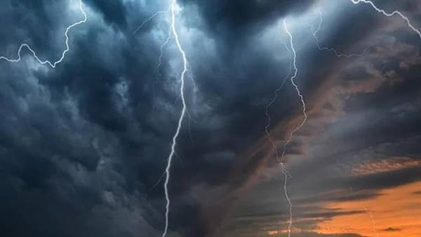 Nashik Rain : उद्या आठवडे बाजार बंद, नाशिकसाठी लष्कर अलर्ट मोडवर; 5 तालुक्यांमध्ये हाय टेन्शन