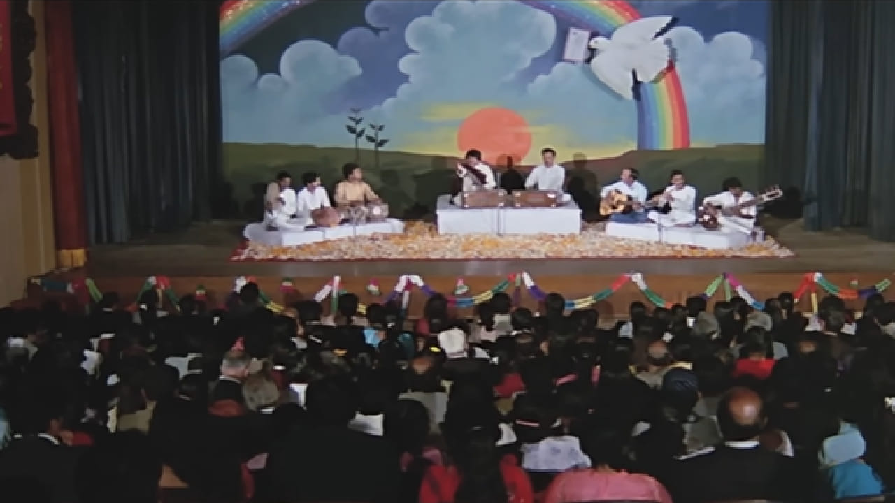 त्यानंतर पंकज उधास यांनी हे गाणं रेकॉर्ड करण्यास होकार दिला. रेकॉर्डिंग पूर्ण झाल्यानंतर स्टुडिओतील अनेकजण भावूक झाले. चित्रपट प्रदर्शित झाल्यावरही या गाण्याचा प्रभाव तितकाच तीव्र होता. विशेषतः परदेशात राहणाऱ्या भारतीयांनी हे गाणे ऐकताना आपल्या कुटुंबीयांच्या आठवणींनी अश्रू ढाळल्याचे अनेक प्रसंग घडले.