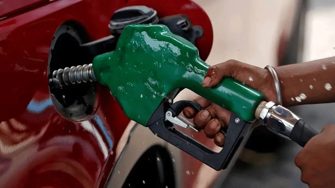 Petrol Diesel Rate: कच्च्या तेलाच्या किमतीत पुन्हा दरवाढ, पेट्रोल-डिझेलच्या किंमतीत वाढ होणार?