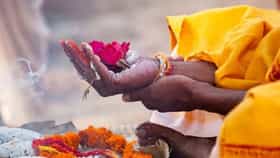 Vastu Shastra : घरात पितृदोष आहे? मग दररोज करा हा सोपा उपाय.