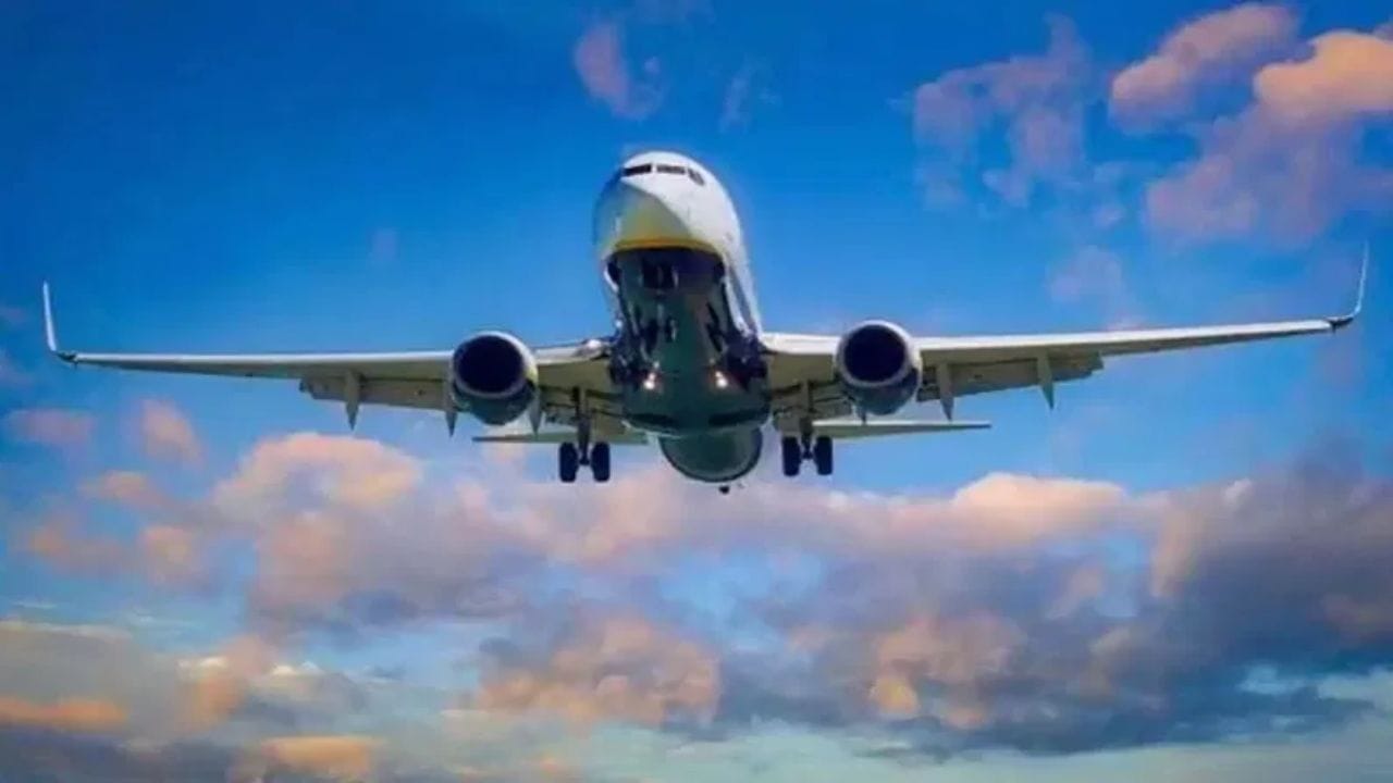 11 July Plane Crash : पायलटचा हट्ट, टॉयलेटमध्ये सिगारेट आणि एअर होस्टेस..., एकाच झटक्यात झाला विमानातील 618 जणांचा मृत्यू 11 July Plane Crash : पायलटचा हट्ट, टॉयलेटमध्ये सिगारेट आणि एअर होस्टेस..., एकाच झटक्यात झाला विमानातील 618 जणांचा मृत्यू