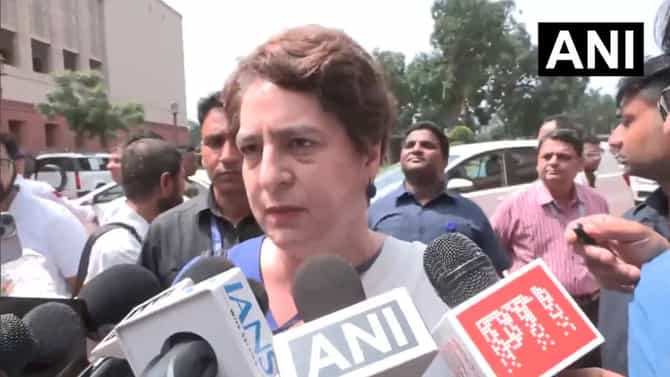 नीट पेपरफुटीवर पंतप्रधानांचा मोठा निर्णय, प्रियंका गांधी यांचं थेट उत्तर, सोल्यूशन काढायचंच असेल तर...