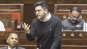 आता माझा रोल बदलला आहे मी यावर बोलणार नाही तर...राघव चड्डा यांचे सूर ब.