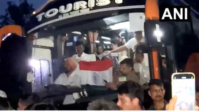 देशातील विद्यार्थी एकटे नाही... राहुल गांधी पुन्हा आक्रमक; दिल्लीत वातावरण तापलं