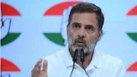 विद्यार्थ्यांवर पॅलेट गनने हल्ला का केला? राहुल गांधींचा सवाल.