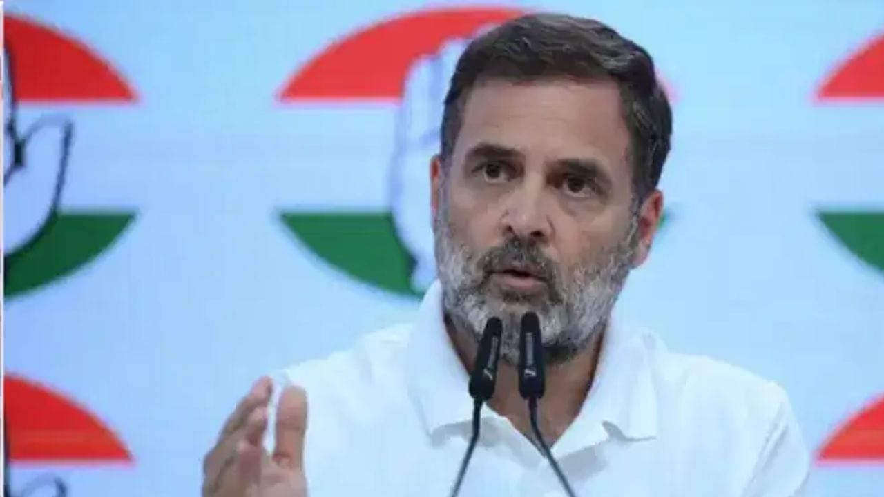 विद्यार्थ्यांवर पॅलेट गनने हल्ला का केला? राहुल गांधींचा सवाल विद्यार्थ्यांवर पॅलेट गनने हल्ला का केला? राहुल गांधींचा सवाल