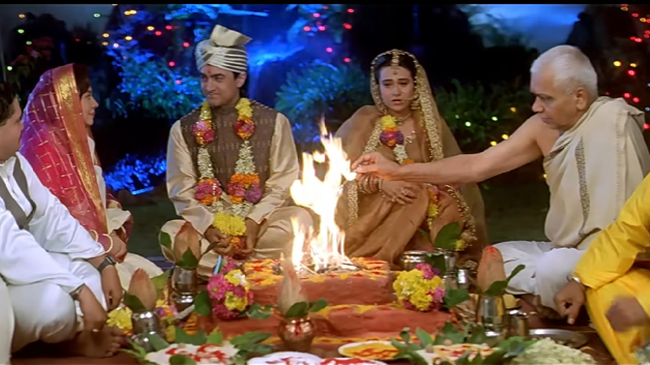 'राजा हिंदुस्तानी'मधील 'परदेसी परदेसी', 'कितना प्यारा तुझे रब ने बनाया', 'पूछो ज़रा पूछो' आणि 'तेरे इश्क में नाचेंगे' यांसारखी गाणीही प्रचंड लोकप्रिय ठरली होती. या चित्रपटाने बॉक्स ऑफिसवरही मोठं यश मिळवलं. सुमारे 5.75 कोटी रुपयांच्या बजेटमध्ये तयार झालेल्या या चित्रपटाने जगभरात 76.34 कोटी रुपयांची कमाई केली.