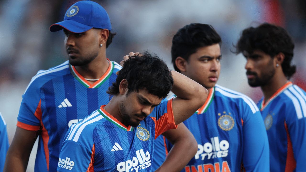 IND vs ZIM: बीसीसीआयने अचानक घेतला मोठा निर्णय, झिम्बाब्वेविरुद्ध मालिकेसाठी आता थेट संघच बदलला IND vs ZIM: बीसीसीआयने अचानक घेतला मोठा निर्णय, झिम्बाब्वेविरुद्ध मालिकेसाठी आता थेट संघच बदलला