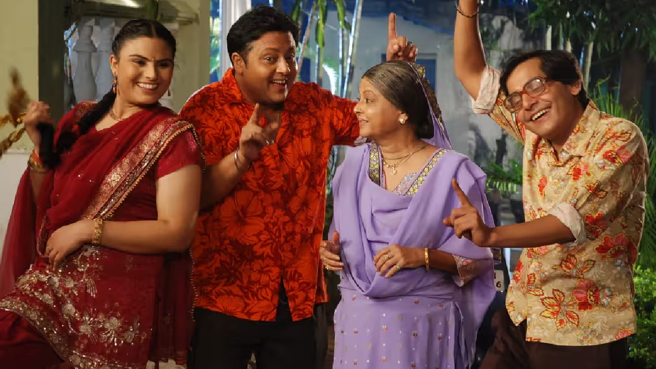 त्यानंतर 'आयना', 'जूली', 'सावन को आने दो', 'अनुरोध', 'बेटा', 'हम आपके हैं कौन', 'राजा', 'क्या कहना' आणि 'कभी हाँ कभी ना' यांसारख्या चित्रपटांत त्यांनी प्रभावी सहाय्यक भूमिका साकारल्या.