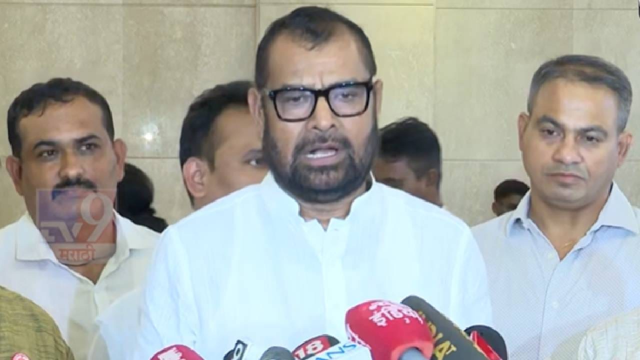 'आंदोलक आतंकवादी', त्या विधानावर सदाभाऊ खोत यांचं स्पष्टीकरण, म्हणाले मी तर... 'आंदोलक आतंकवादी', त्या विधानावर सदाभाऊ खोत यांचं स्पष्टीकरण, म्हणाले मी तर...