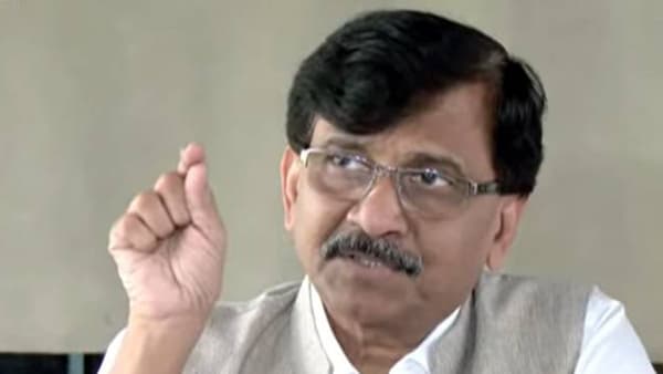 राज्यात पुन्हा भूकंप? एका आमदाराला 20 कोटींची ऑफर; संजय राऊतांचा खळबळजनक दावा, नावही सांगितलं