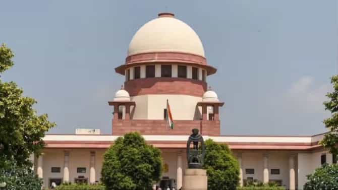 रेल्वे अपघातात तिकीट न मिळाल्याने नुकसान भरपाई नाकारणे चुकीचे, SC चे व्याजासह ८ लाख रुपये देण्याचे आदेश