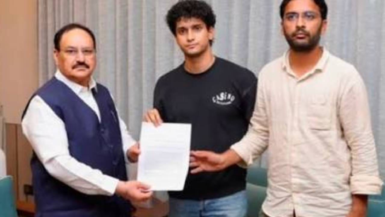 सौरभ दास आणि CJPच्या शिष्टमंडळाने केंद्रीय आरोग्यमंत्री जेपी नड्डा आणि केंद्रीय मंत्री डॉ. जितेंद्र सिंह यांची भेट घेऊन विद्यार्थ्यांच्या मागण्यांचे निवेदन दिले. या निवेदनात परीक्षा प्रक्रियेत अधिक पारदर्शकता, उत्तरदायित्व आणि पेपर लीक रोखण्यासाठी कठोर उपाययोजना करण्याची मागणी करण्यात आली.
