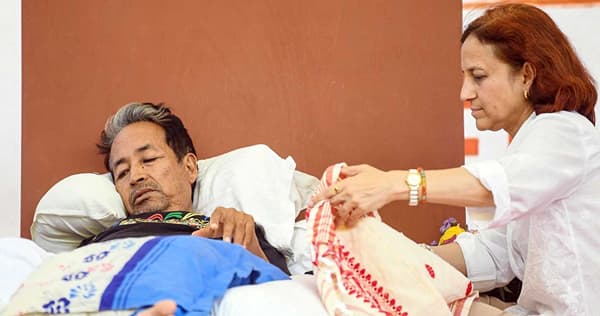 माझ्या परवानगीशिवाय नवऱ्याला कोणतंही औषध देऊ नका; वांगचुक यांच्या पत्नीचा सफदरजंग रुग्णालयाला अल्टिमेटम