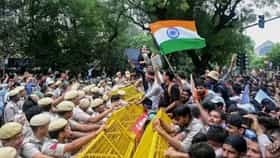 आंदोलनात येण्यासाठी सेलिब्रिटींना पैशांची ऑफर; अभिनेत्रीचा खुलासा.