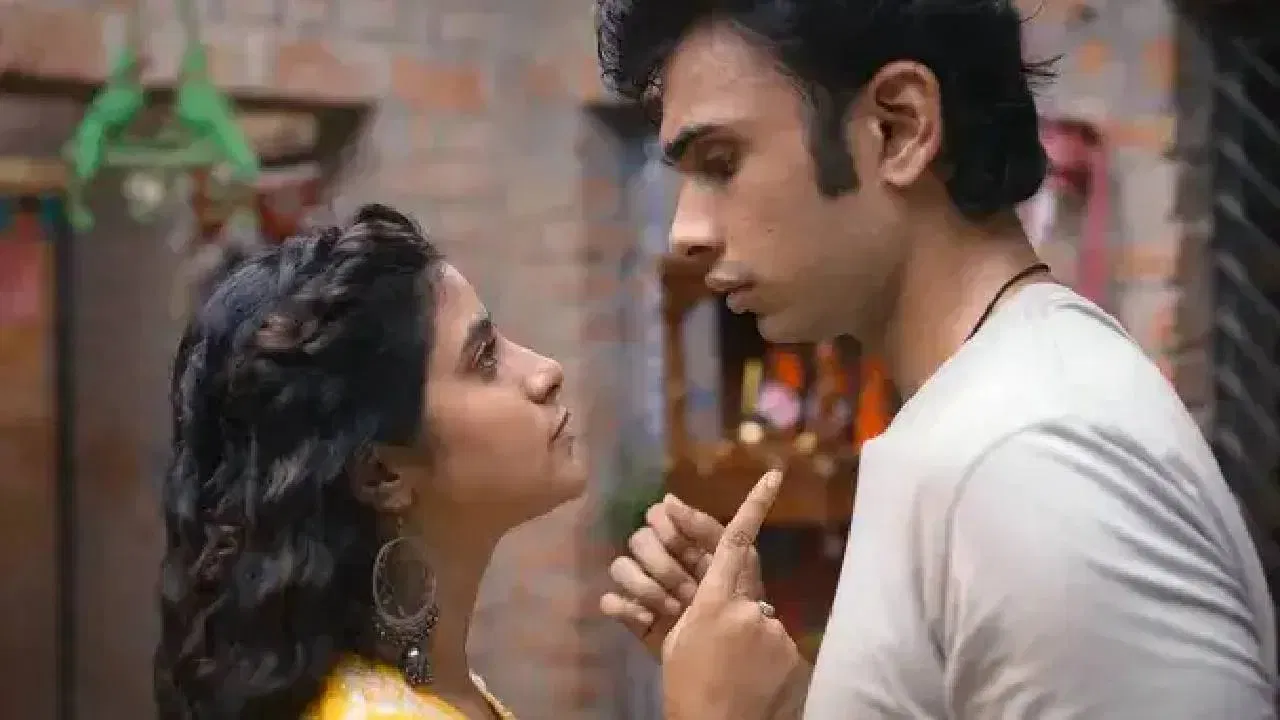 या सीरिजमध्ये कुलदिप कुमारची भूमिका धवल ठाकूरने साकारली आहे. तर संचिता बसूने शानविका चौहानची भूमिका साकारली आहे. ही दोन्ही पात्र प्रेक्षकांच्या विशेष पसंतीला उतरताना दिसत आहेत.