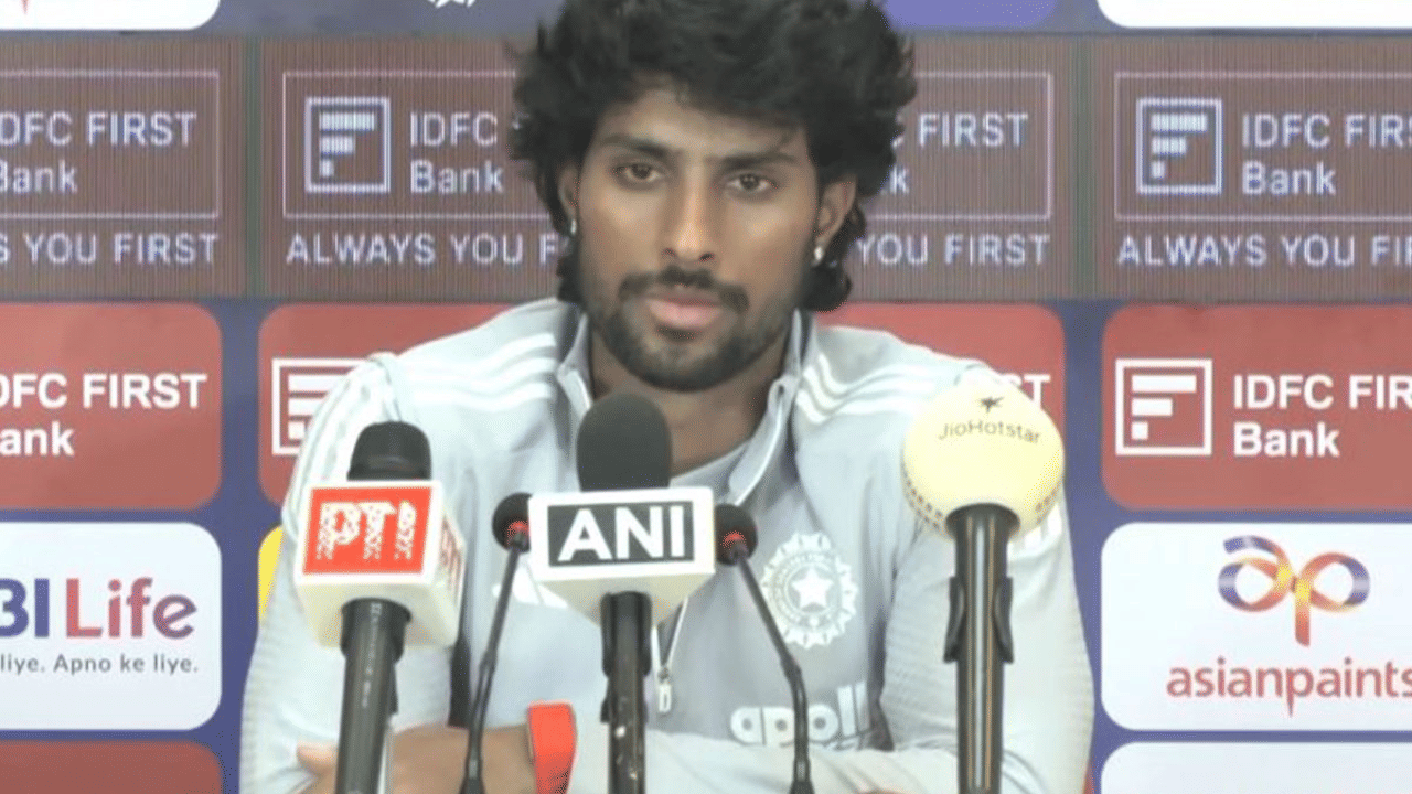 IND vs ZIM: म्हणे मी उपकर्णधार...खराब फॉर्मबद्दल प्रश्न विचारताच तिलक वर्मा भडकला, उत्तर देताना माज दाखवला IND vs ZIM: म्हणे मी उपकर्णधार...खराब फॉर्मबद्दल प्रश्न विचारताच तिलक वर्मा भडकला, उत्तर देताना माज दाखवला