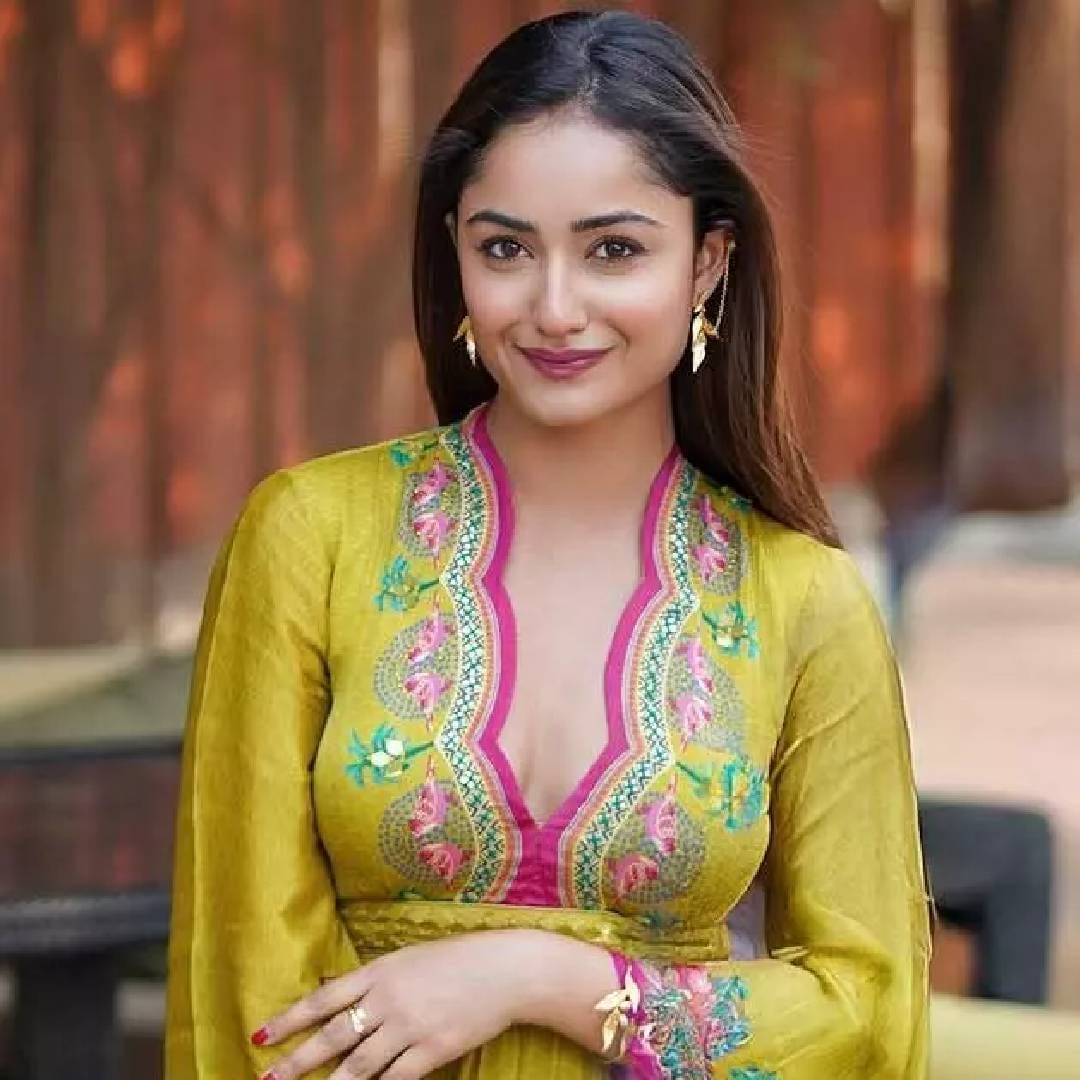 "अभिनेत्री म्हणून तुमच्याकडे आता इतके हक्क असतात की तुम्ही दिग्दर्शकांना आणि सहकलाकारांना स्पष्टपणे काही गोष्टी सांगू शकता. किसिंगचा सीन असेल तर फक्त तेवढंच असलं पाहिजे. जर मिठी मारायचा सीन असेल तर त्यापुढे काहीच झालं नाही पाहिजे. जर मर्यादा ओलांडल्यासारखं जाणवलं तर तुम्ही लगेच कट म्हणू शकता. जर दोन लोकांमध्ये समजूतदारपणा असेल तर इंटिमेट सीन्स करणं कठीण नसतं", असंही तिने स्पष्ट केलं. 
