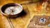 Vastu Shastra : रस्त्यात पडलेल्या या पाच वस्तू चुकूनही घरी घेऊन जाऊ नका, कंगाल व्हाल