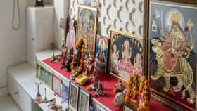वास्तूशास्त्रात सांगितलेली गोष्ट, पाच वस्तू कधीच जमिनीवर ठेऊ नका