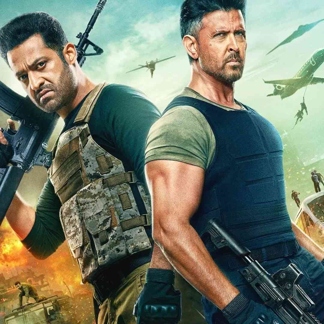 ऋतिक रोशनचा 'वॉर' वर्ष 2019 मध्ये रिलीज झालेला. पहिल्याच दिवशी भारतात या चित्रपटाने 53.35 कोटी रुपयांचा व्यवसाय केला होता. या फिल्म मध्ये टायगर श्रॉफ सुद्धा आहे. जगभरात या सिनेमाने 471 कोटींची कमाई केली होती.