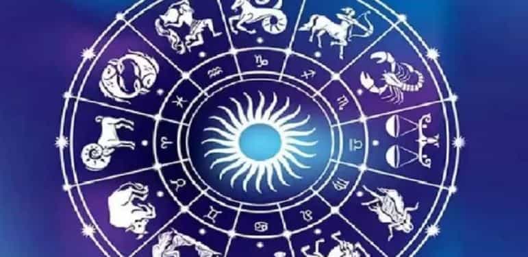 मेष : 28 जुलैचा दिवस मेष राशीच्या व्यक्तींसाठी उत्साहवर्धक ठरणार आहे. कामाच्या ठिकाणी वरिष्ठांकडून तुमच्या कामाचे कौतुक होईल आणि नवीन जबाबदारी मिळण्याची शक्यता आहे. आर्थिकदृष्ट्या एखादा रखडलेला व्यवहार पूर्ण होऊन धनलाभ होऊ शकतो. कुटुंबासोबत आनंददायी वेळ घालवाल. विद्यार्थ्यांना अभ्यासात चांगले यश मिळेल. आरोग्य चांगले राहील, मात्र पुरेशी विश्रांती घेण्याकडे लक्ष द्या.