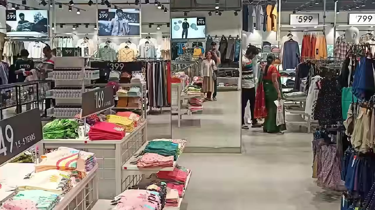 यामागे सर्वात महत्त्वाचे कारण म्हणजे आधुनिक सुरक्षा तंत्रज्ञानाचा वापर. झुडिओच्या बहुतांश स्टोअर्समध्ये प्रत्येक उत्पादनावर विशेष सुरक्षा टॅग किंवा बारकोड आधारित प्रणाली बसवलेली असते. ग्राहकाने बिल भरल्यानंतर कॅश काउंटरवर हा सुरक्षा टॅग निष्क्रिय केला जातो.