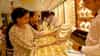 Gold Price Today : सोन्याने पुन्हा फोडला घाम, दर चढेच; राजधानीत सोनं 1.55 लाखांवर