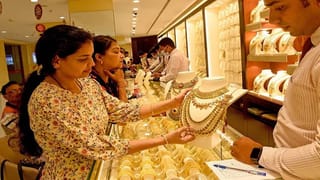Gold Price Today : सोन्याने पुन्हा फोडला घाम, दर चढेच; राजधानीत सोनं 1.55 लाखांवर