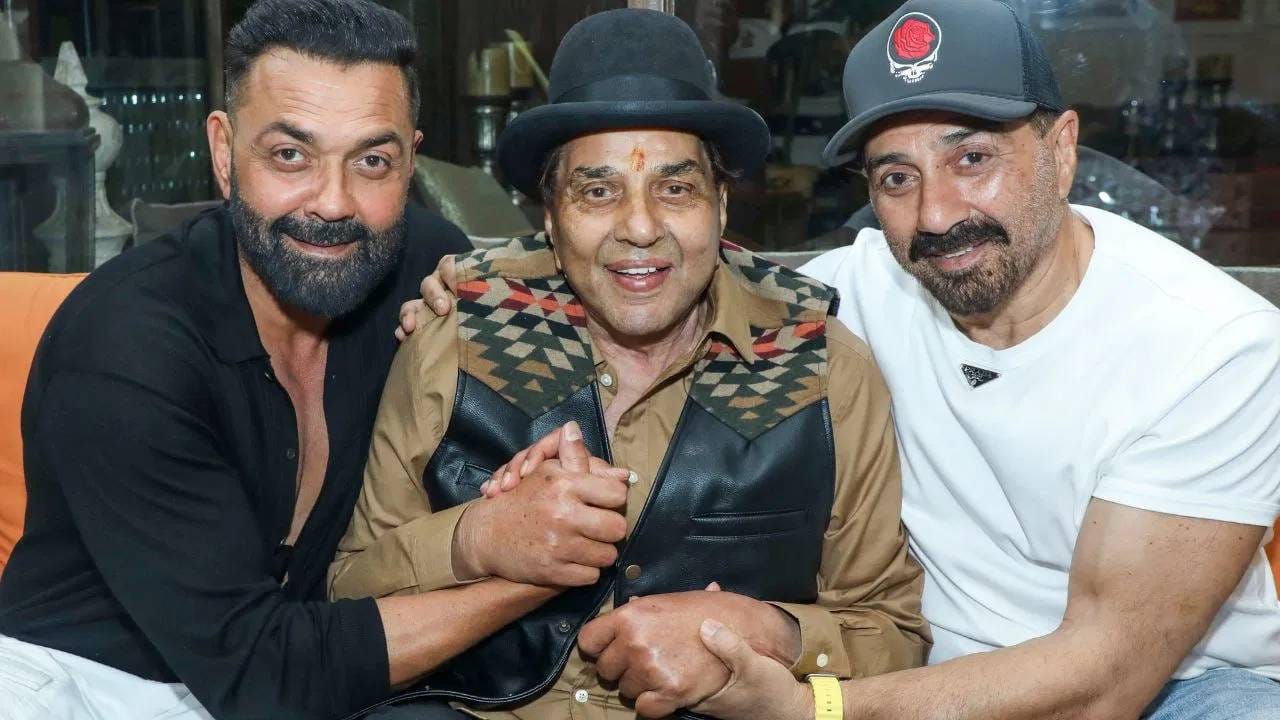 एवढंच नव्हे तर, देओल कुटुंबाचं लोणावळ्यात सुमारे 100 एकरांवर पसरलेलं मोठे फार्महाऊस देखील आहे. मुंबईपासून दूर असलेल्या या प्रॉपर्टीवर सनी देओल आपल्या कुटुंबासोबत अनेकदा जातो. कोरोनाच्या काळातही कुटुंब काही काळ या फार्महाऊसमध्ये राहिलं होतं. त्यावेळी अनेकदा सोशल मीडियावर फोटो आणि व्हिडिओही शेअर केले होते.