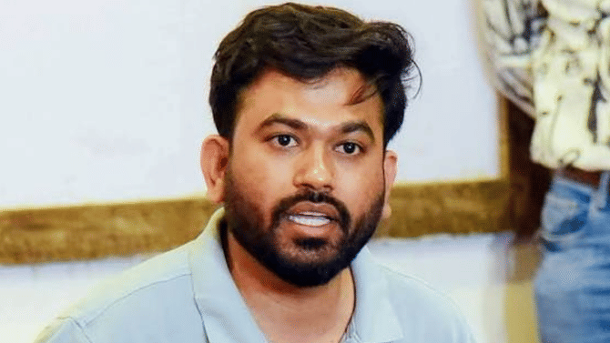 अभिजीत दीपकेंची सर्वात मोठी मागणी! थेट म्हणाले, PM कॅअर फंडमधील 8,452 कोटी रुपये… नेमकं काय घडलं?