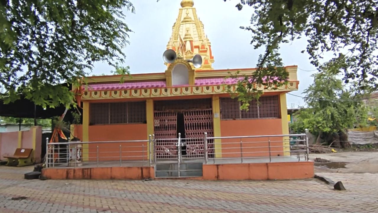 संतुक पिंपरी हे गाव जरी दिपके यांचे असले तरी दिपके यांच बालपण आणि शिक्षण छत्रपती संभाजी नगर येथे झाले आहे, त्यामुळे त्यांच्या बालपणच्या आठवणी आणि मित्र परिवार दिपके यांचा छत्रपती संभाजी नगर मध्येच आहे.