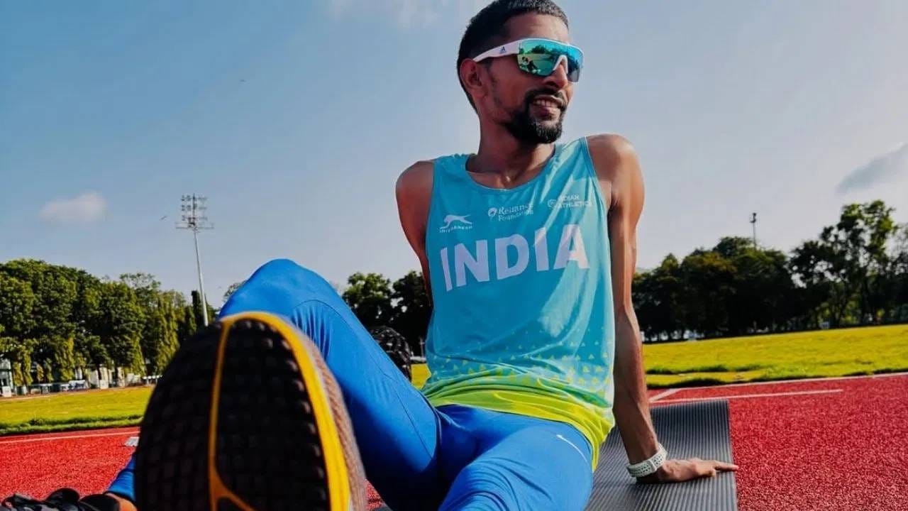 जापानध्ये एशियन्स गेम्स स्पर्धा होणार असून आता तयारी अंतिम टप्प्यात आहे. असं असताना भारतीय एथलेटिक्स संघातून एक निराशाजनक बातमी समोर आली आहे. भारताचा लाँग डिस्टेंस रनर अभिषेक पाल डोपिंग प्रकरणाता नाडाच्या रडारवर आला आहे. नाडाने त्या नोटीस पाठवली आहे. (PHOTO CREDIT- INSTAGRAM)