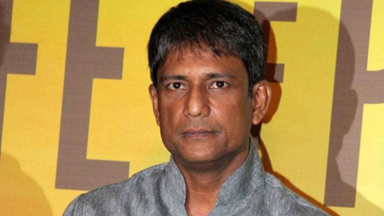 आदिल हुसैन यांनी पुढे म्हटले की, मी गीता का वाचू नये,मला कळतच नाही. हा भारत आहे. मी या देशाचा रहिवासी आहे. भारतात जन्म घेऊनही जर आपण इथल्या महान खजिना समजू शकलो नाही तर त्याला अर्थच नाही.