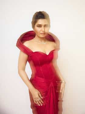 लालपरी..., वाढदिवसानंतर प्राजक्ताच्या नवीन लुकने वेधलं सर्वांचं लक्ष
