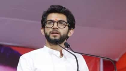 हा खोका इथे कुणी ठेवला, आदित्य ठाकरे ओरडले... अन् पत्रकार....