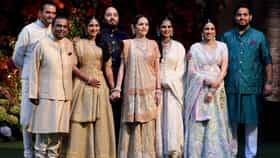 अंबानी कुटुंबाच्या नाश्त्यात, दुपारच्या जेवणात आणि रात्री हे पदार्थ, चक्क 600 कर्मचारीही..