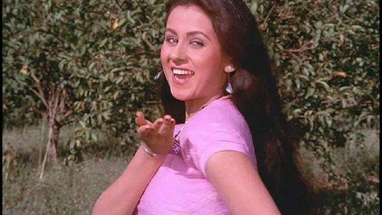 त्यांनी अमिताभ बच्चन यांच्यासोबत ‘लावारिस’ आणि ‘आज का अर्जुन’ यांसारख्या चित्रपटांमध्ये काम केले. या चित्रपटांमध्ये प्रीती सप्रू यांच्या भूमिका तुलनेने छोट्या होत्या. त्यामुळे कदाचित त्यांच्याकडे प्रेक्षकांचे फारसे लक्ष गेले नसेल. मात्र, पडद्यावर त्यांच्या व्यक्तिरेखेवर संकट आले की अमिताभ बच्चन यांची व्यक्तिरेखा मदतीला धावून येत असे.