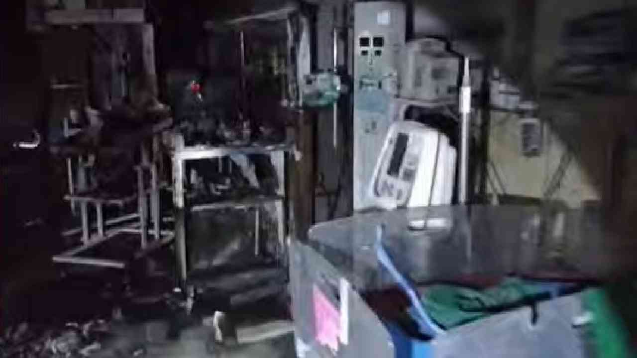 Amravati Hospital Fire : धक्कादायक, अमरावतीत हॉस्पिटलला आग, तीन लहान बालकांचा होरपळून मृत्यू, VIDEO Amravati Hospital Fire : धक्कादायक, अमरावतीत हॉस्पिटलला आग, तीन लहान बालकांचा होरपळून मृत्यू, VIDEO