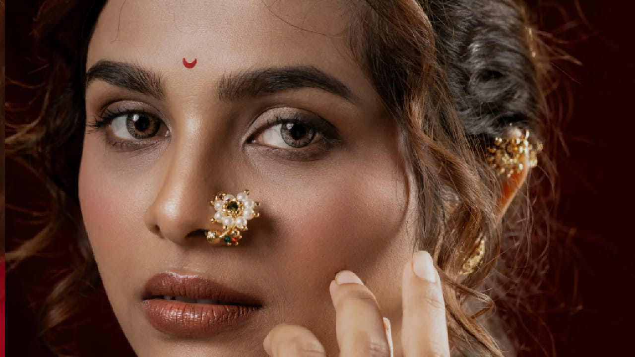 विशेष म्हणजे अमृता धोंगडे पहिल्यांदाच खलनायिकेची भूमिका साकारत आहे. त्यामुळे तिच्या या नव्या भूमिकेबद्दल चाहत्यांमध्ये उत्सुकता निर्माण झाली आहे. 