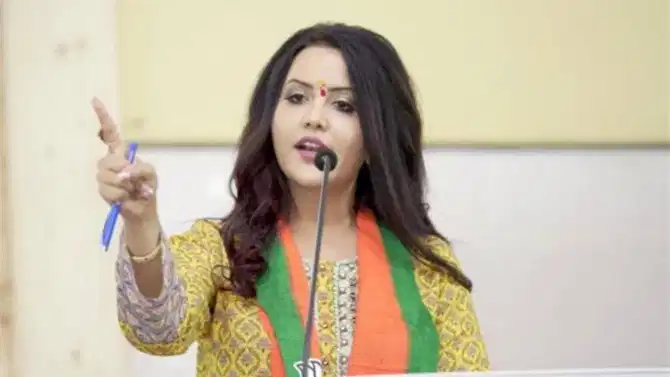 देवेंद्र फडणवीस महाराष्ट्रातच पाहिजे... अमृता फडणवीस पुन्हा बोलल्या