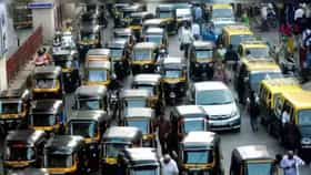 Marathi Language Row : रिक्षावाल्यांची इतकी मुजोरी, मुंबईत अचानक ऑटो-टॅक्सीचा इतका शॉर्टेज कसा झाला? कारण आलं समोर