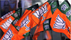 दक्षिणेकडे भाजपला मोठा धक्का, पक्षातील बड्या नेत्याचा अचानक राजीनामा.