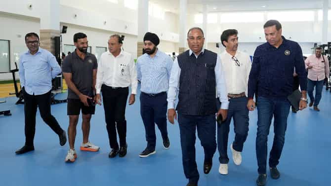 बीसीसीआयचं सीओई हे काय पुनर्वसन केंद्र नाही, लक्ष्मणने कान टोचले! संघ निवडीवर सचिव सैकिया म्हणाले..