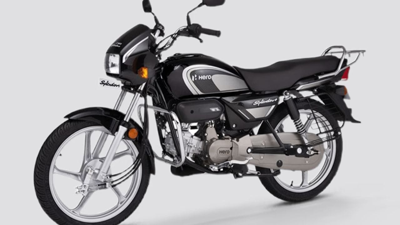नवीन बाईक खरेदी केल्यानंतर पश्चात्ताप नको; डिलिव्हरी घेण्यापूर्वी नक्की तपासा 'या' गोष्टी! नवीन बाईक खरेदी केल्यानंतर पश्चात्ताप नको; डिलिव्हरी घेण्यापूर्वी नक्की तपासा 'या' गोष्टी!