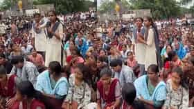 फोटो काढण्यावरून भरचौकात पोलिसांना जाब विचारणाऱ्या भंडाऱ्याच्या छोट्या.