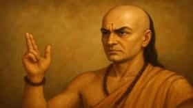 Chanakya Niti : तुमच्या आयुष्यातील या गोष्टी कधीच कोणाला सांगू नका