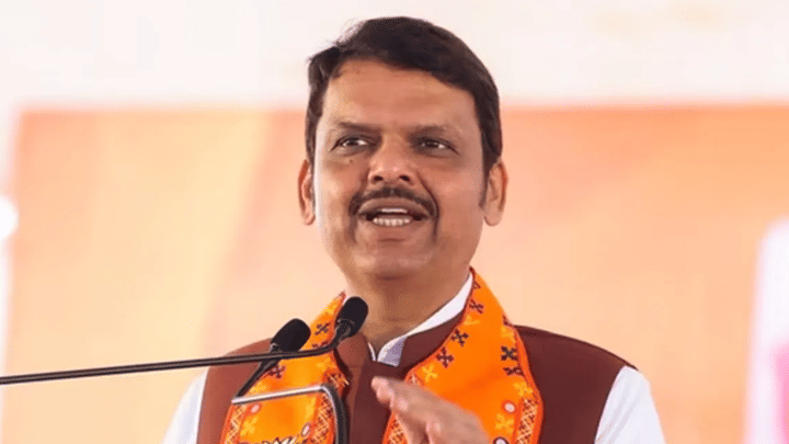देवेंद्र फडणवीस दिल्लीत गेल्यावर महाराष्ट्राचे मुख्यमंत्री कोण? बड्या नेत्याचं भाकित ऐकून चकित व्हाल देवेंद्र फडणवीस दिल्लीत गेल्यावर महाराष्ट्राचे मुख्यमंत्री कोण? बड्या नेत्याचं भाकित ऐकून चकित व्हाल