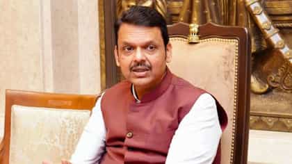 CM फडणवीस केंद्रात जाण्याच्या पुन्हा चर्चा... मुख्यमंत्री म्हणाले....